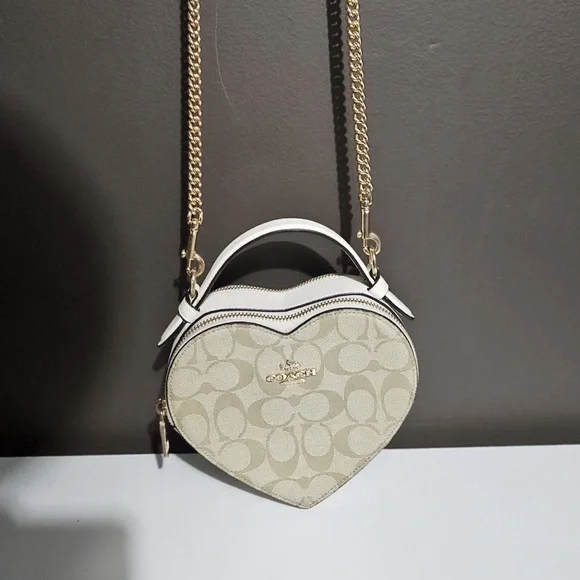 Coach Cream Heart-Shaped Women's Bag - Picture 6 of 6